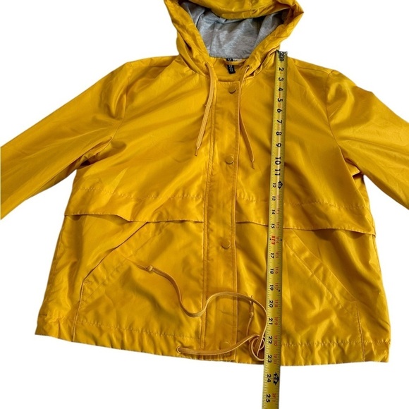 Divided H&M Yellow Lightweight Hoodie Windbreaker Jacket Size Small - Picture 11 of 17